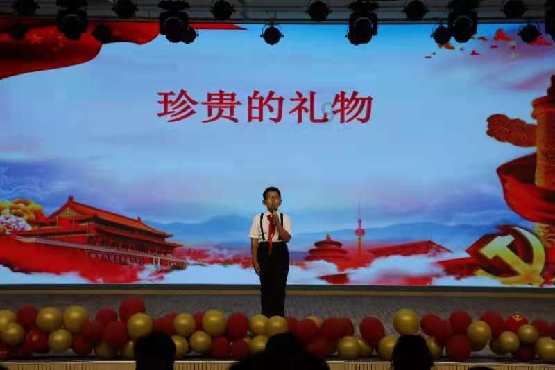 能给手机充电、加热盒饭，北京丰台马家堡东里社区开放暖心驿站