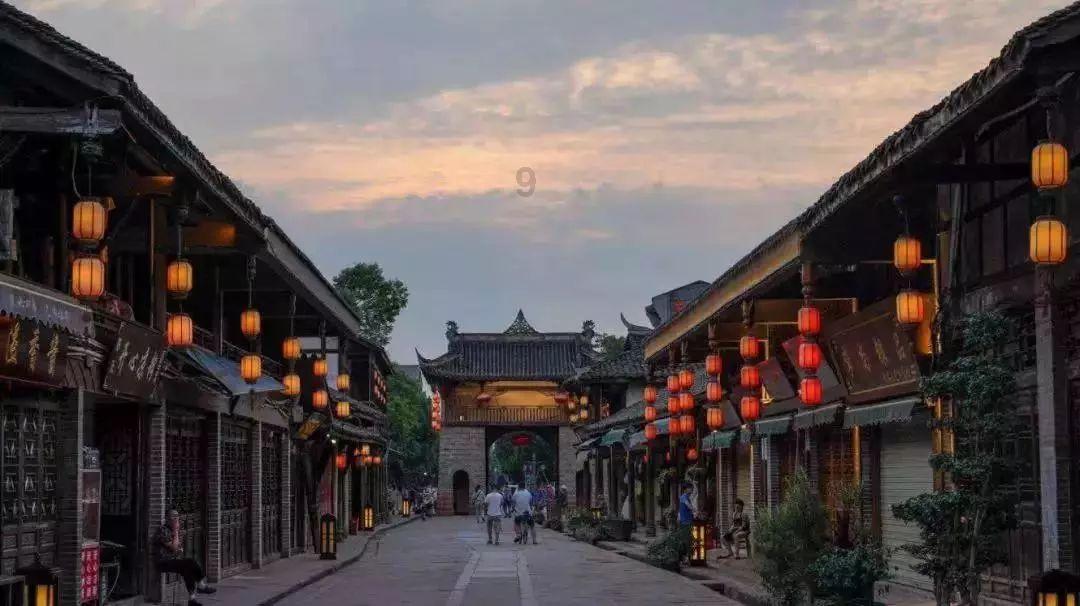 迎寒而上,除雪抗冰保民生,筠连在行动